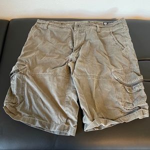 Kuhl Cargo shorts - 36